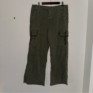 AE Super High-Wasted Baggy Cargo Pants